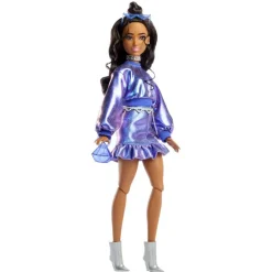 Barbie Deluxe Style nº 7 Muñeca Morena con Conjunto de Ropa Azul Metalizado y Accesorios