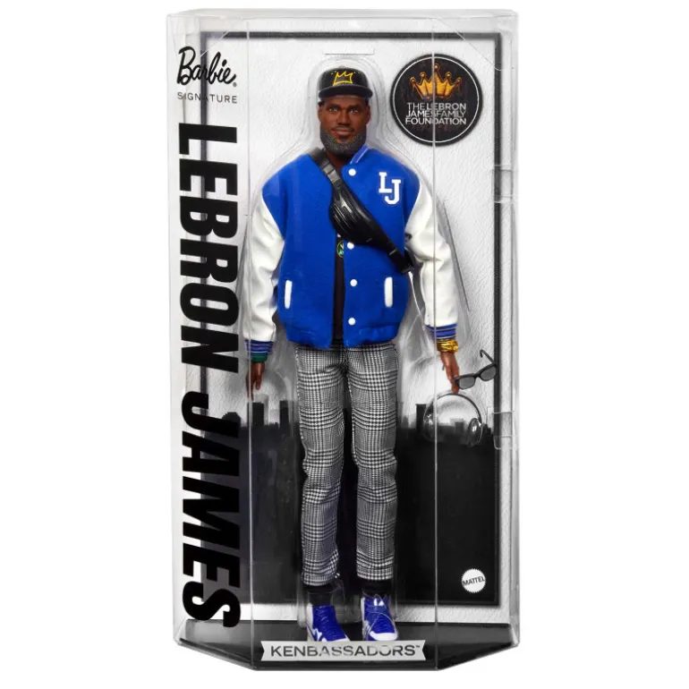 Barbie Signature Muñeco Kenbassador Coleccionable de Lebron James con Conjunto de Chaqueta Universitaria y Accesorios