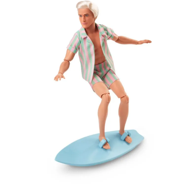 Barbie The Movie Muñeco Ken con Conjunto de Playa a Rayas Rosa y Verde Pastel, Tabla de Surf y Zapatillas