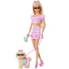 Barbie Twinning Looks nº 5 Muñeca Rubia con Conjunto de Ropa Rosa, Perrito y Accesorios