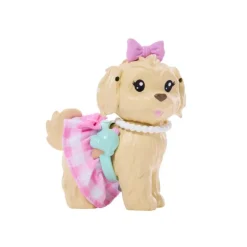 Barbie Twinning Looks nº 5 Muñeca Rubia con Conjunto de Ropa Rosa, Perrito y Accesorios