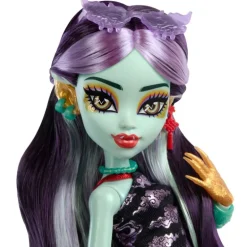 Monster High Jinafire Long Muñeca, Chica Dragón con Perrito Mascota Cloudy Yun Yun y 7 Accesorios