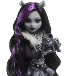 Monster High Muñeca Clawdeen Wolf en Blanco y Negro con Pósteres