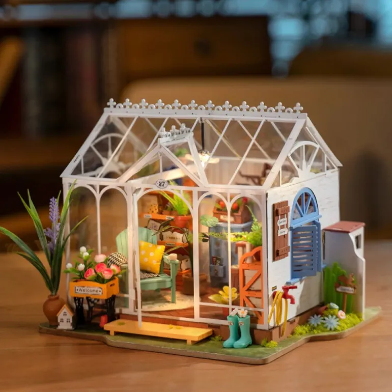 Robotime Dreamy Garden House Maqueta