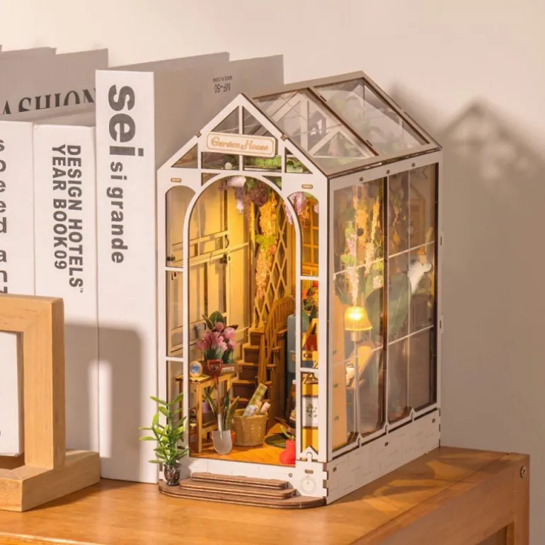 Robotime Flower House Sujetalibros