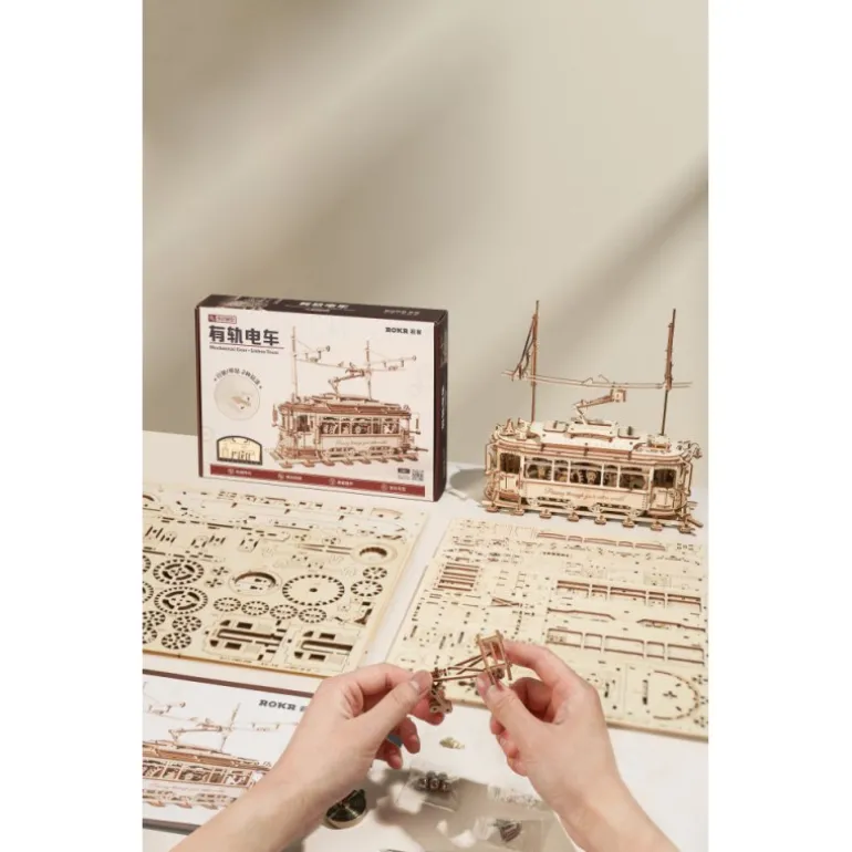 Robotime Tranvía Clásico Maqueta de Madera